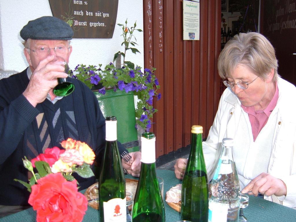 Вілла Kleines Winzerhauschen Бремм Номер фото