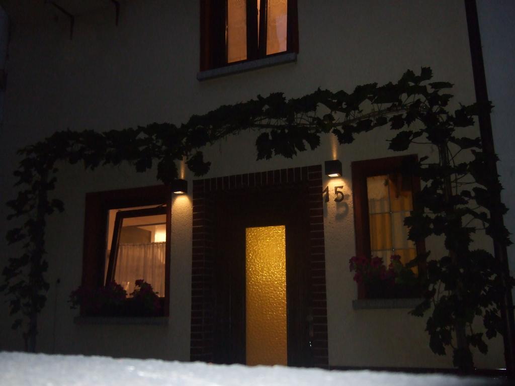 Вілла Kleines Winzerhauschen Бремм Номер фото